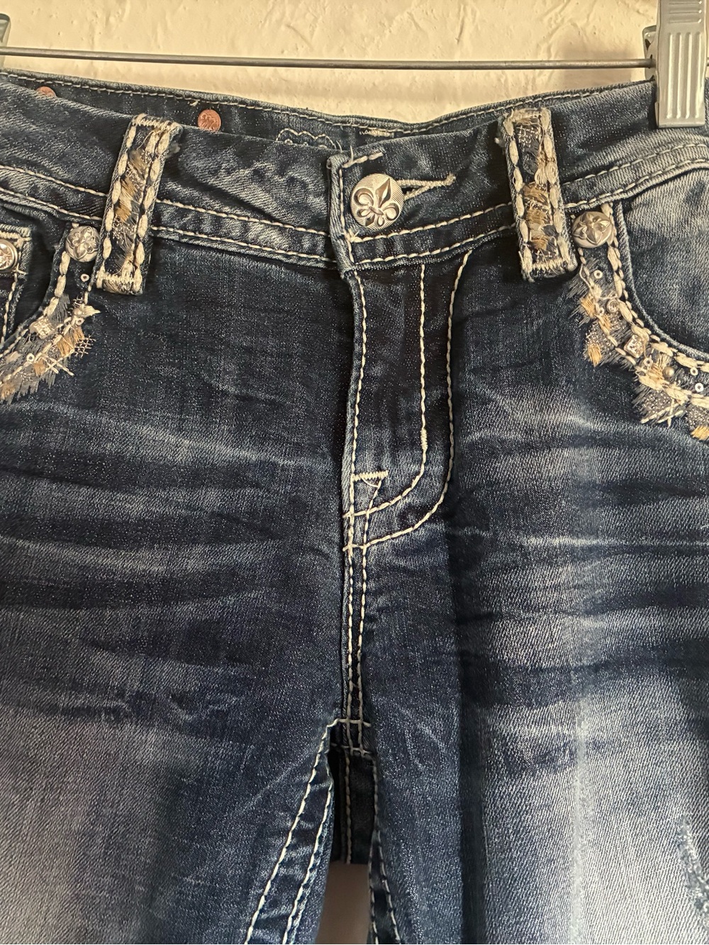 Miss Me Easy Crop Distressed Denim Capri Jeans JE5846EC3 Bling Flap Pocket - Picture 4 of 15